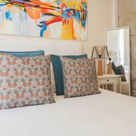 Apartment Lovely Charm House Downtown Near Metro With Ac Porto